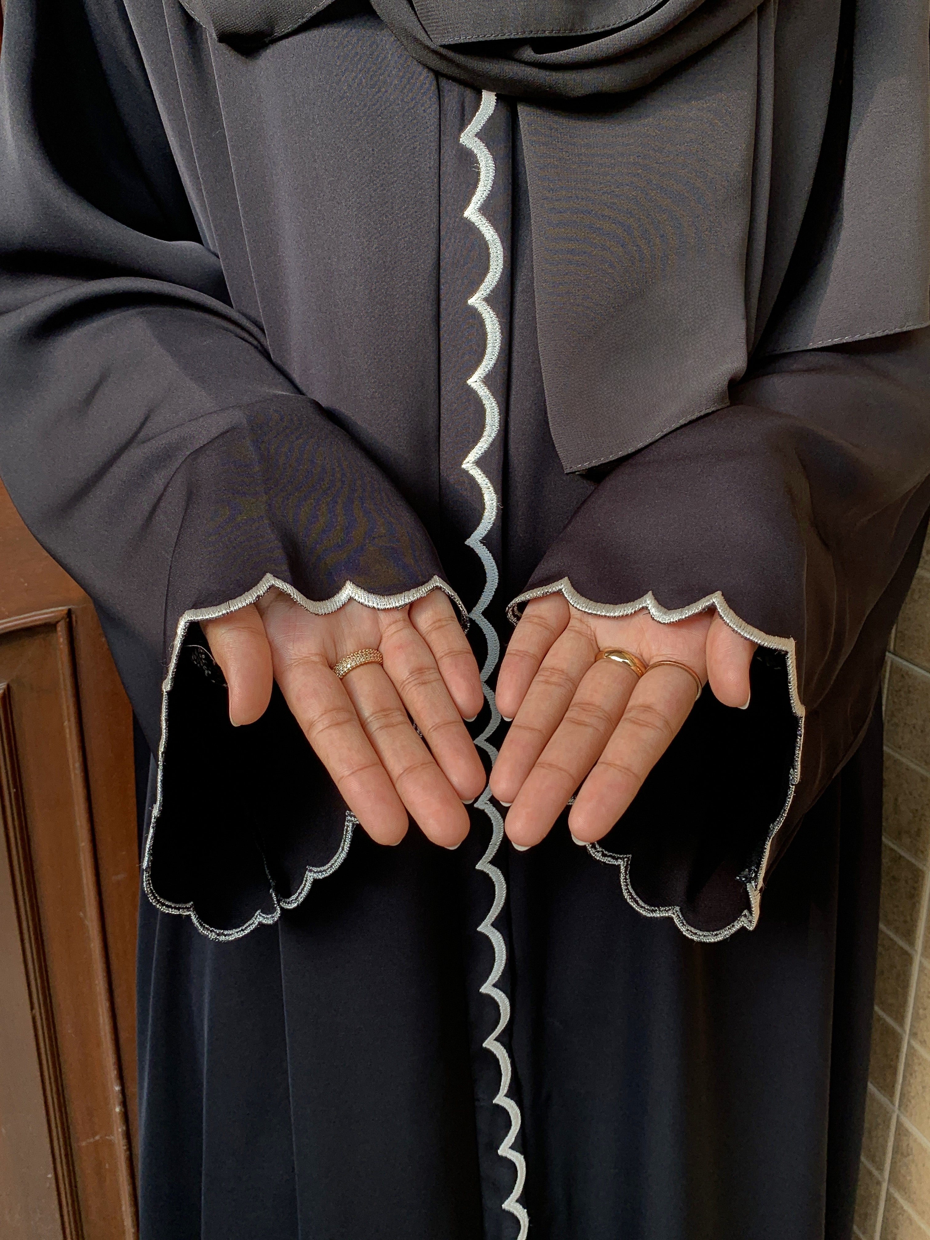 Islah Abayas