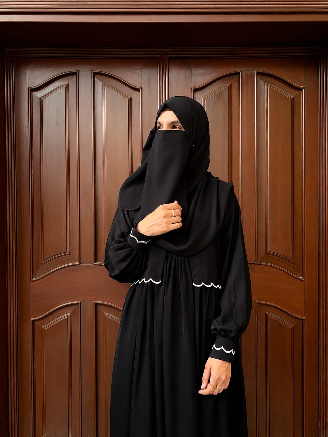 Black E6 - Cape Abaya